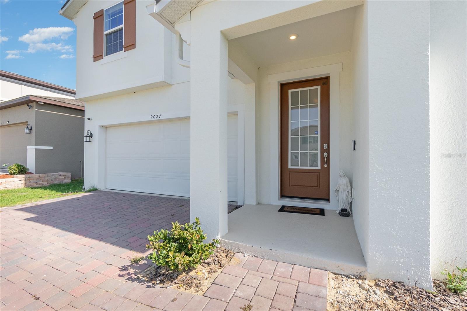 Image 8 of 37 For 9027 Coral Cape Street