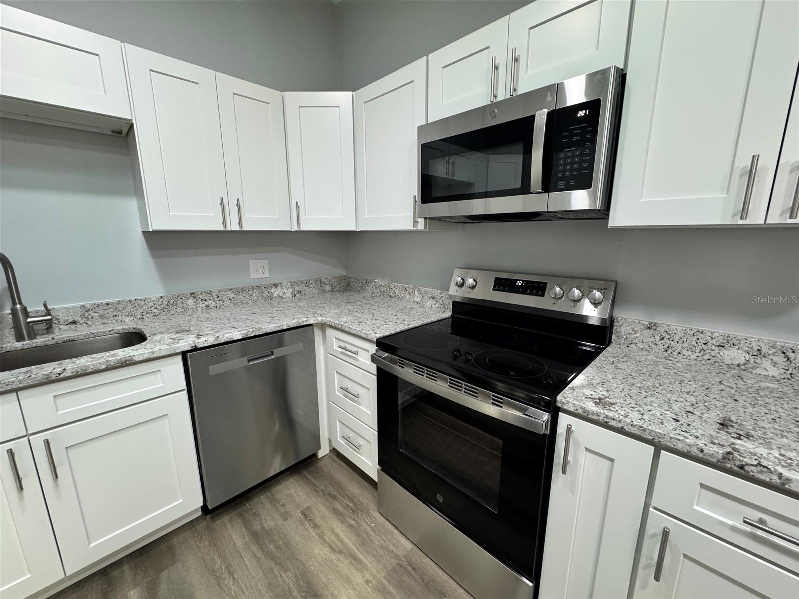 Image 7 of 18 For 248 Cedarwood Drive