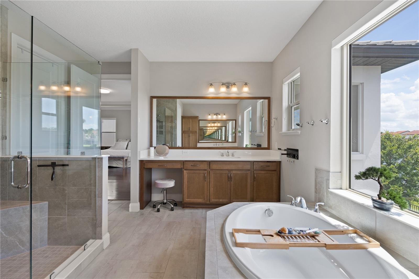 Image 17 of 40 For 10529 Royal Cypress Way