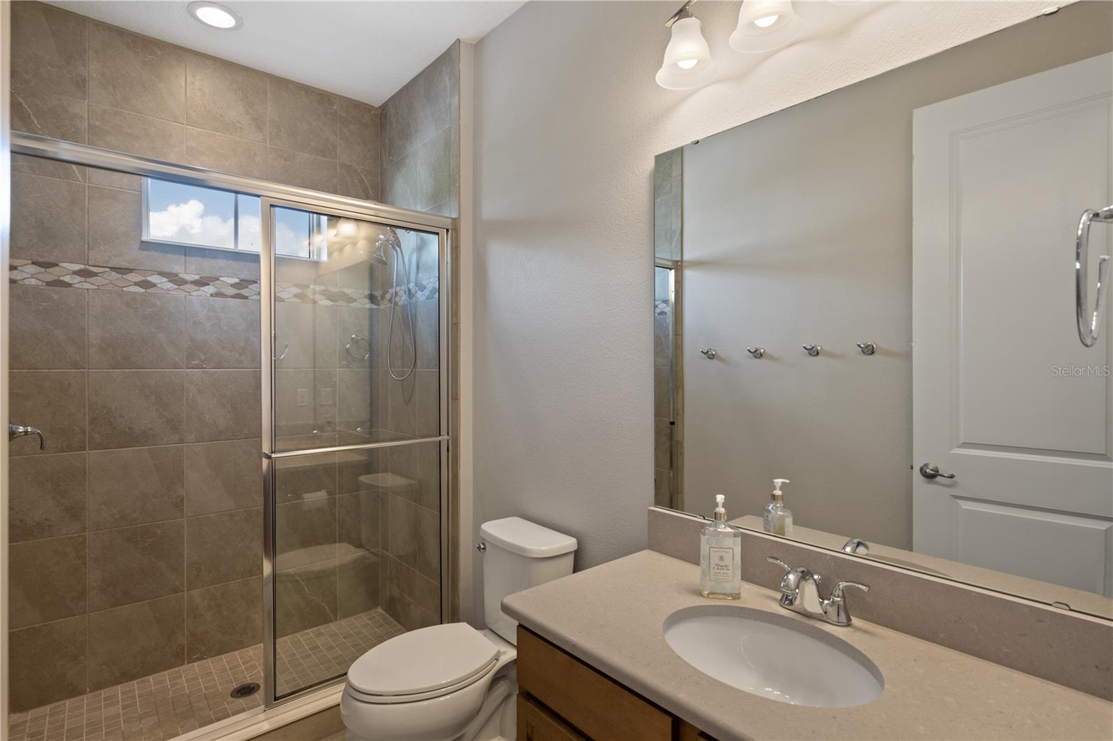 Image 26 of 40 For 10529 Royal Cypress Way
