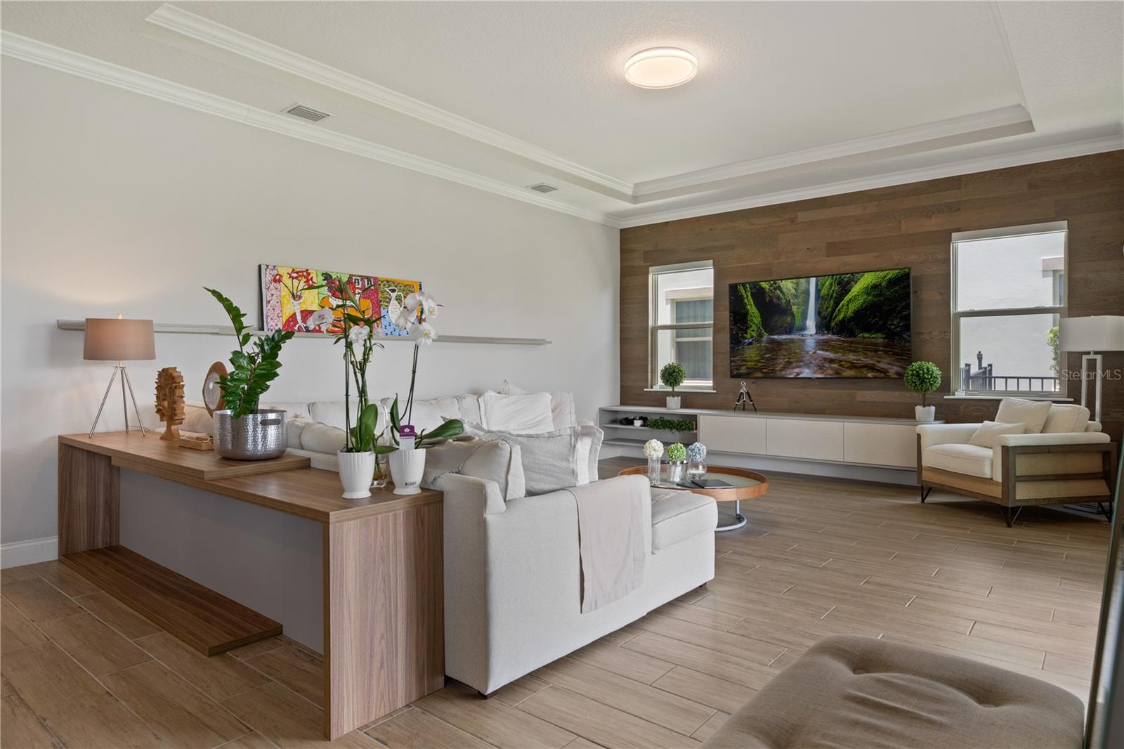 Image 3 of 40 For 10529 Royal Cypress Way