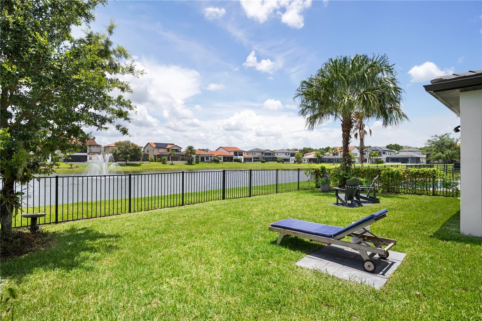 Image 33 of 40 For 10529 Royal Cypress Way
