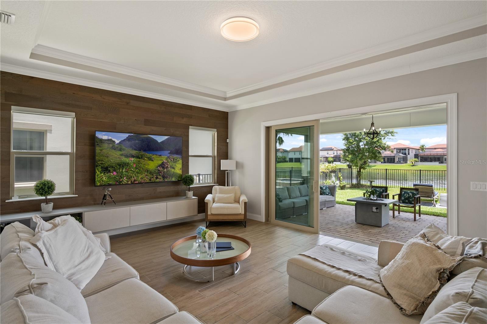 Image 4 of 40 For 10529 Royal Cypress Way