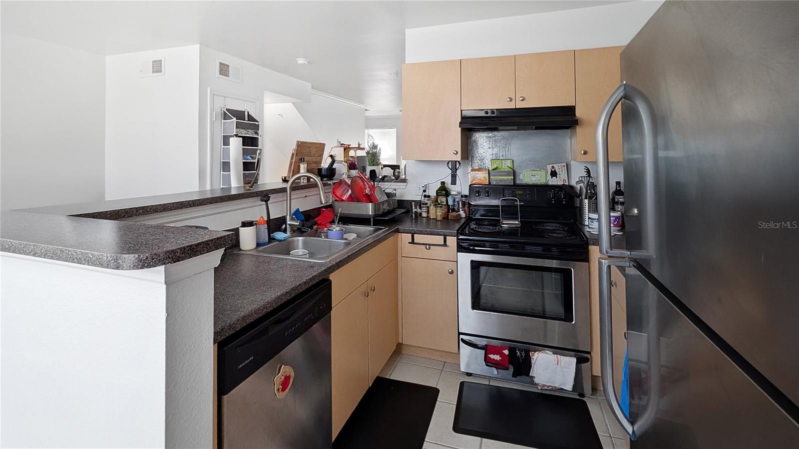 Image 5 of 14 For 1038 Waterside Drive 1038