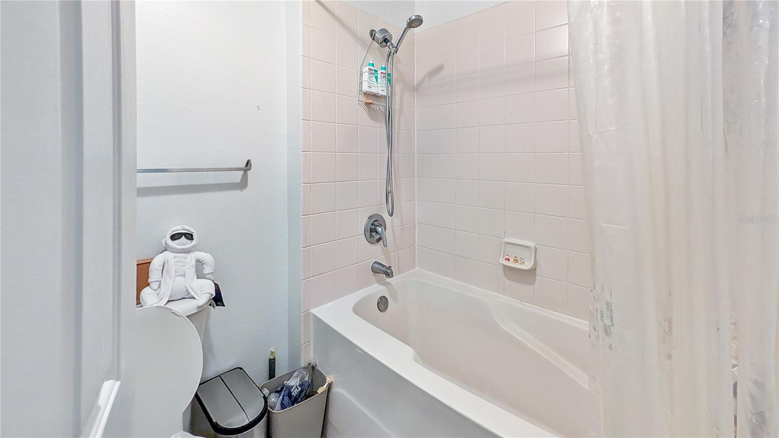 Image 8 of 14 For 1038 Waterside Drive 1038