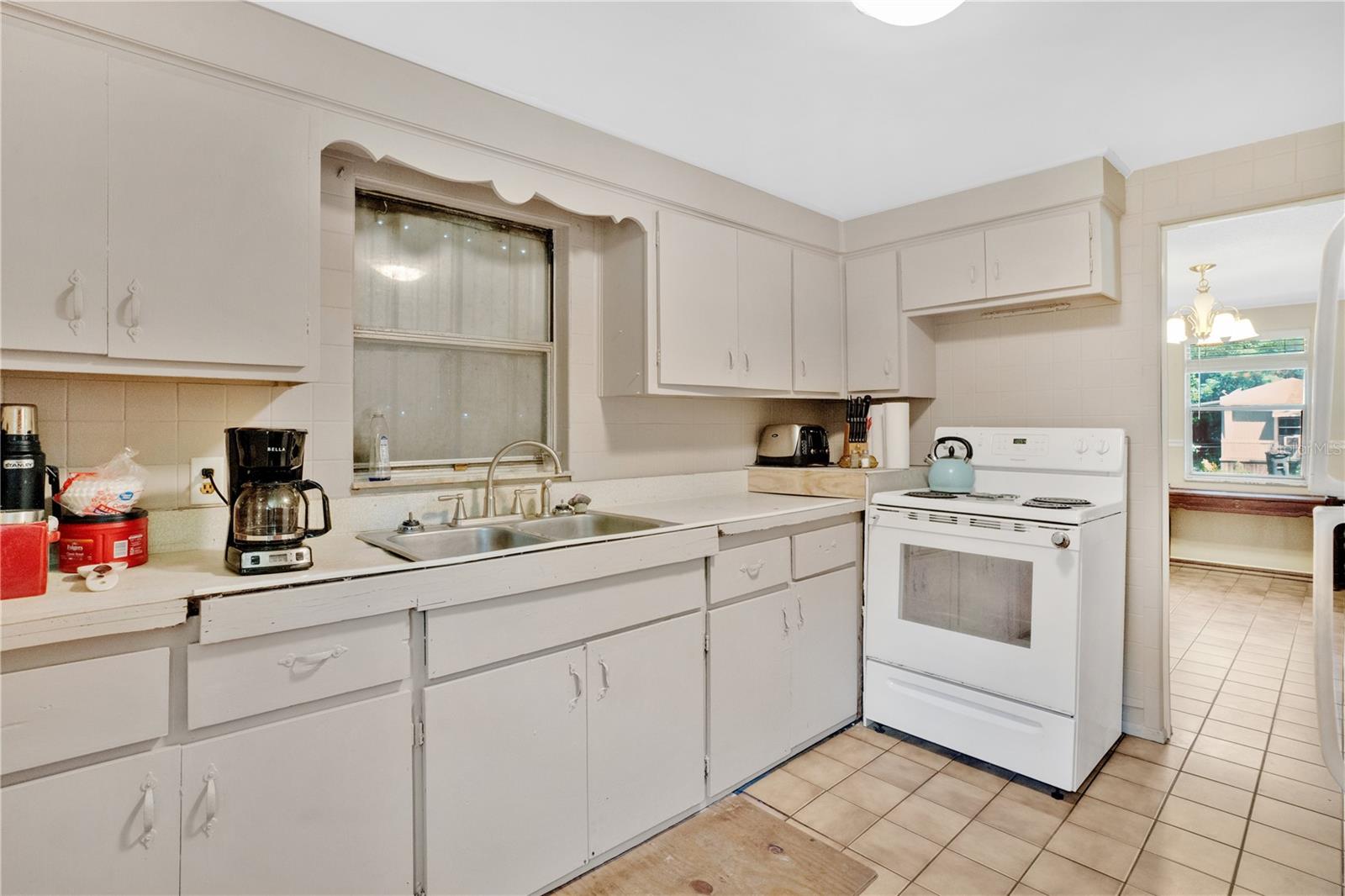 Image 10 of 22 For 2409 Garbelia Avenue
