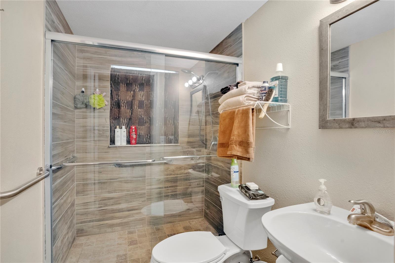 Image 13 of 22 For 2409 Garbelia Avenue
