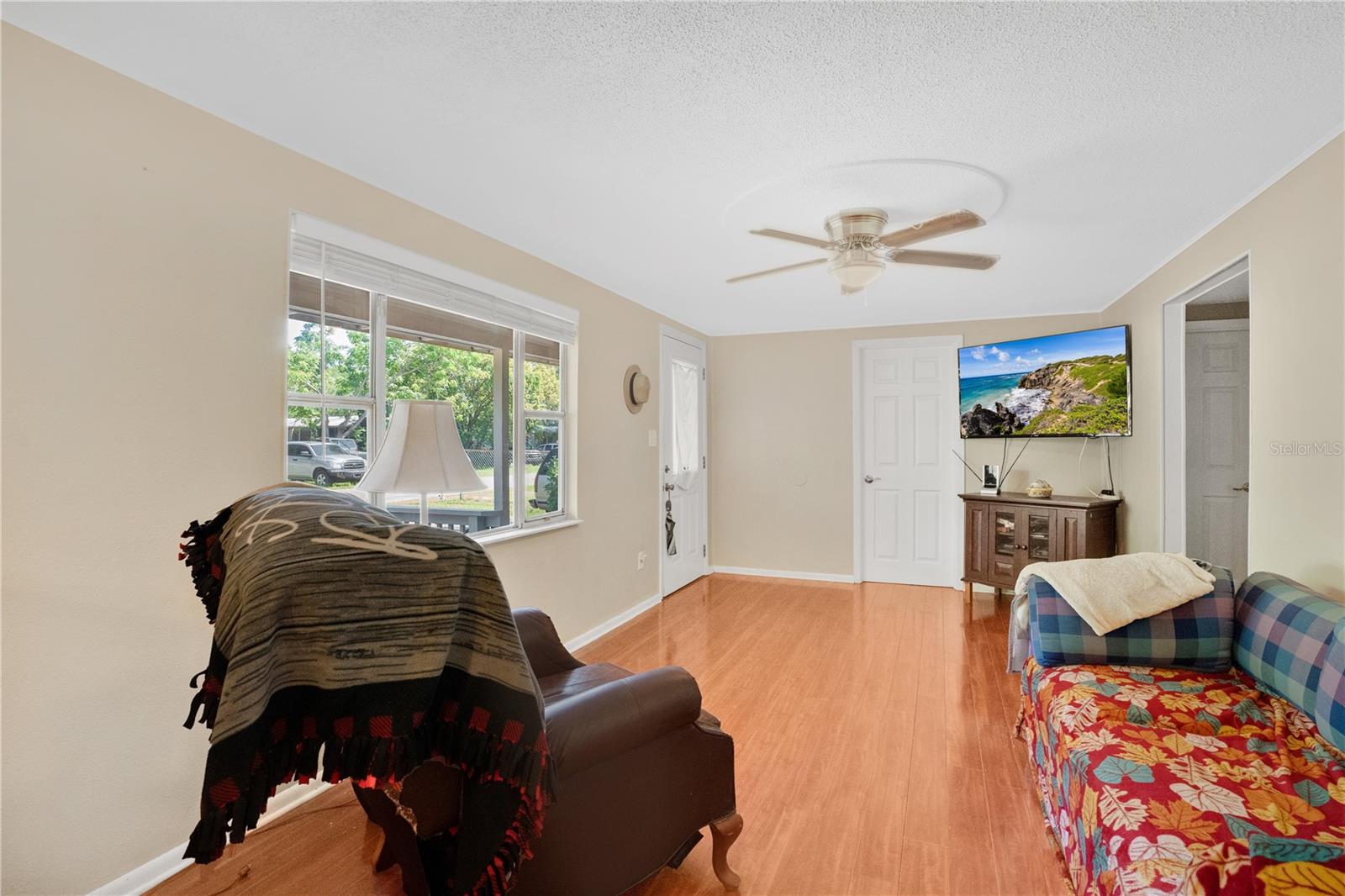 Image 4 of 22 For 2409 Garbelia Avenue