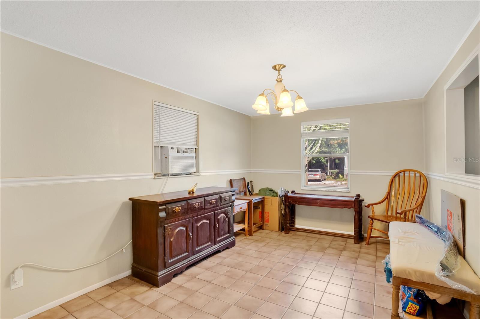 Image 7 of 22 For 2409 Garbelia Avenue