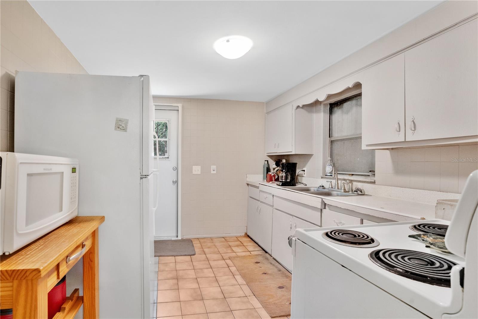 Image 8 of 22 For 2409 Garbelia Avenue