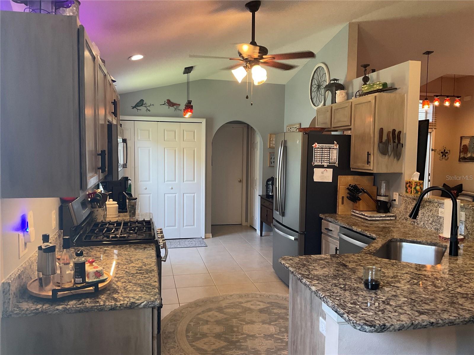 Image 10 of 38 For 2240 Savannah Boulevard