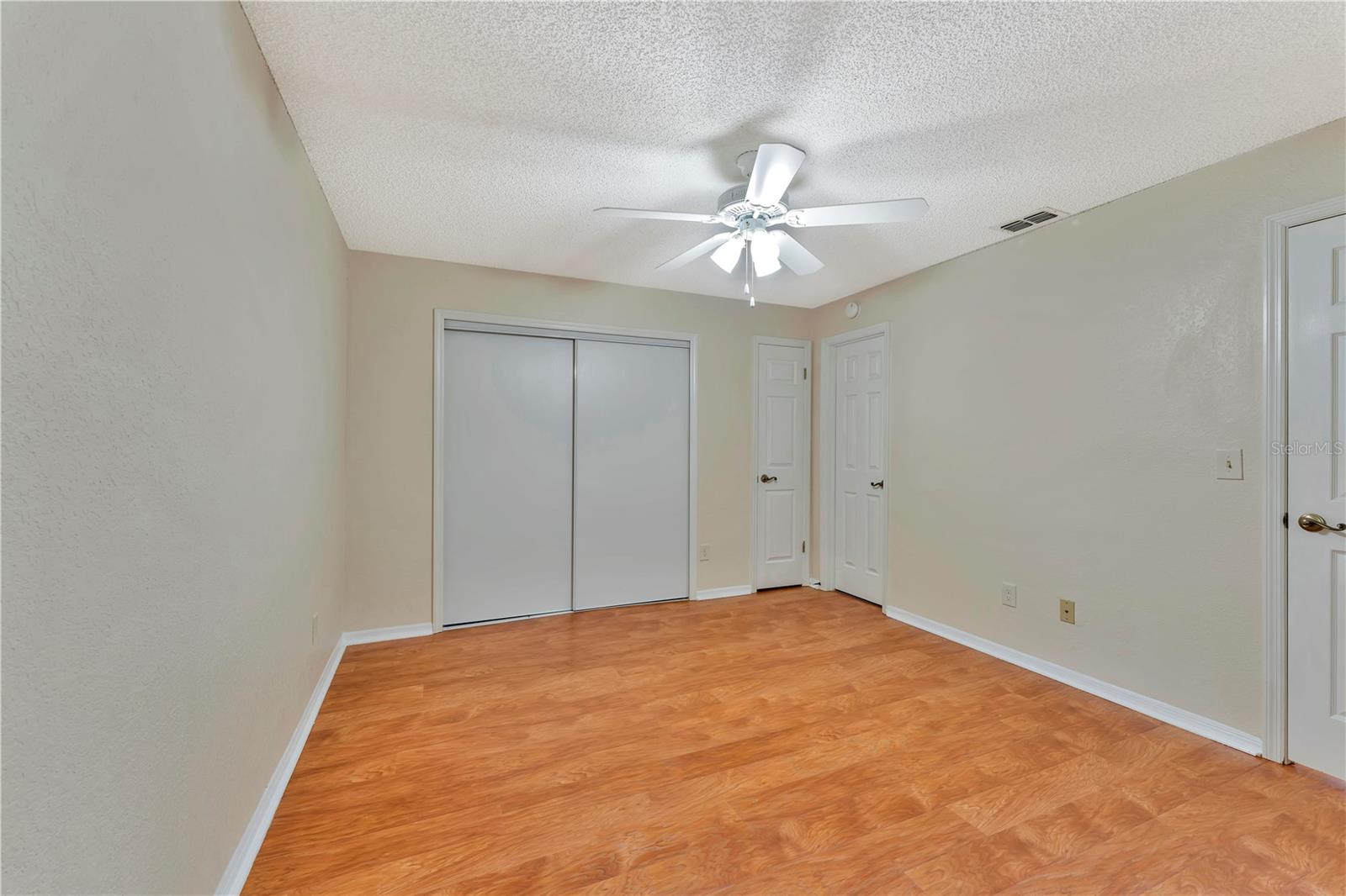 Image 15 of 31 For 935 Northern Dancer Way  107