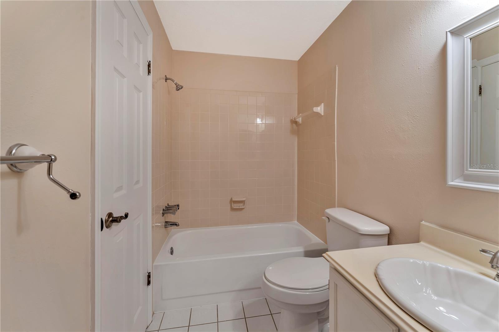 Image 20 of 31 For 935 Northern Dancer Way  107
