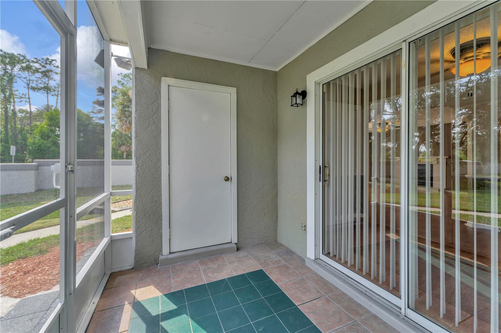 Image 22 of 31 For 935 Northern Dancer Way  107