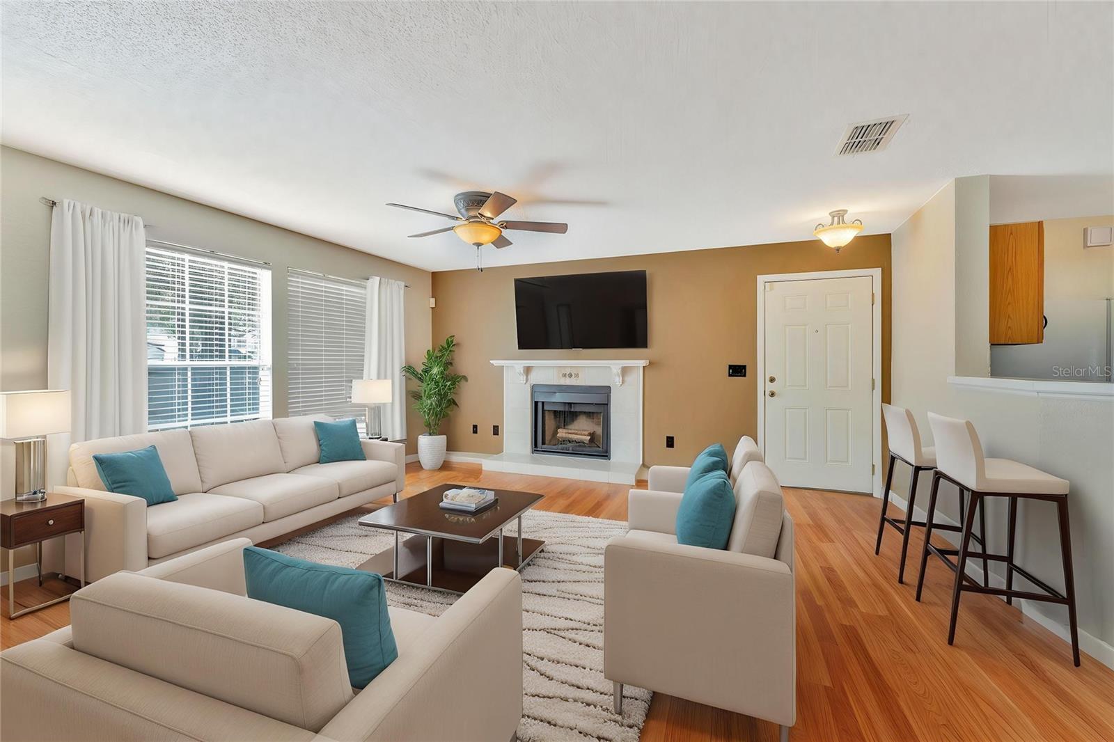 Image 4 of 31 For 935 Northern Dancer Way  107