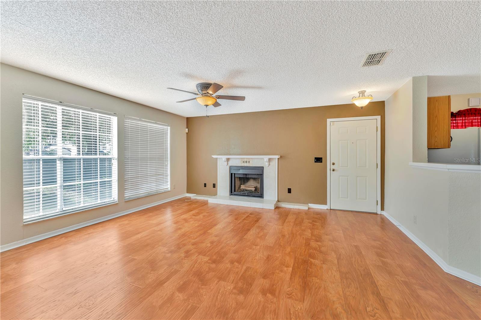 Image 5 of 31 For 935 Northern Dancer Way  107
