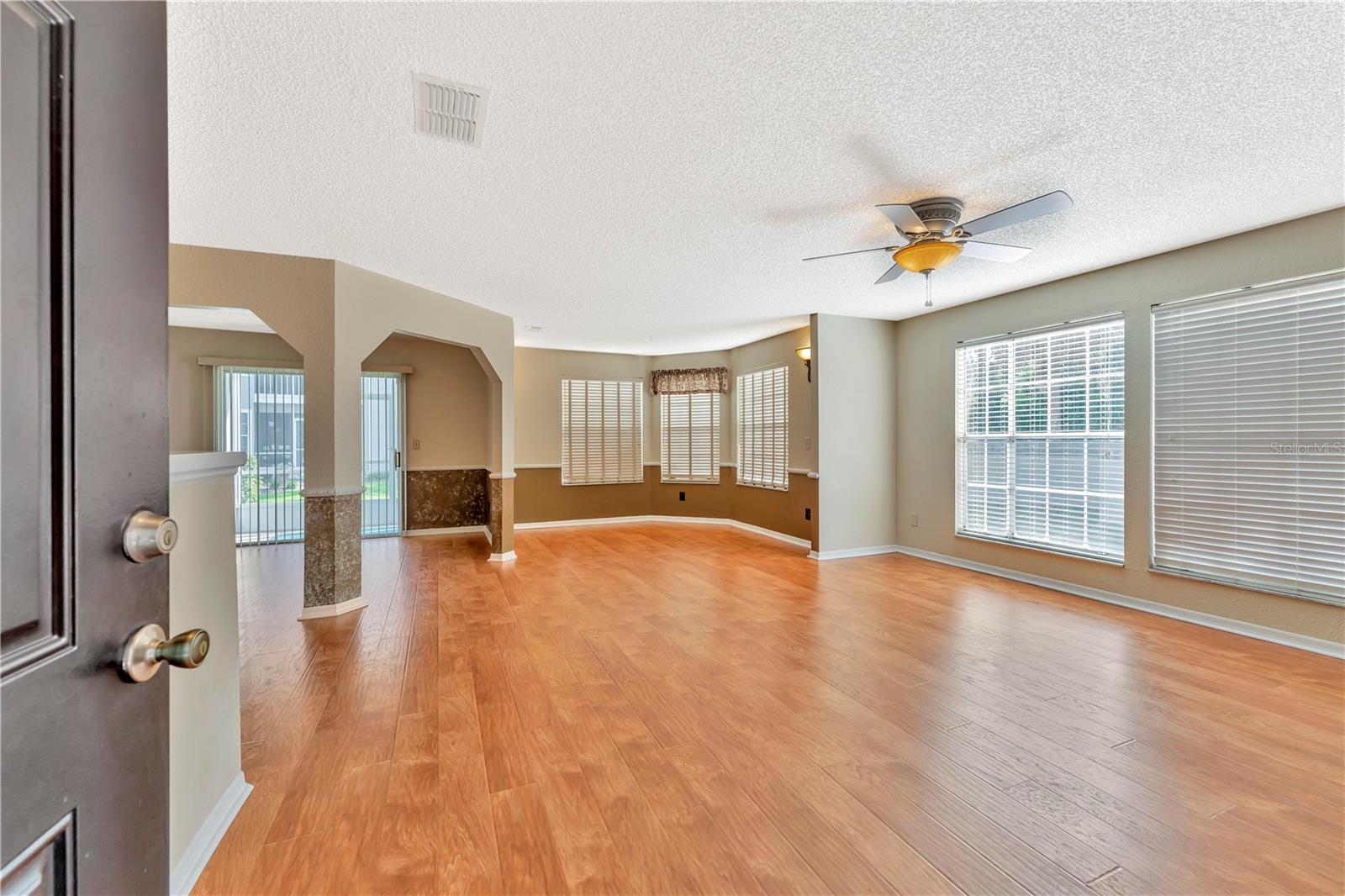 Image 6 of 31 For 935 Northern Dancer Way  107