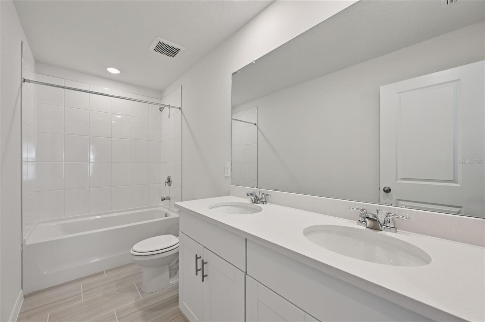 Image 18 of 32 For 14076 Crutchfield Court