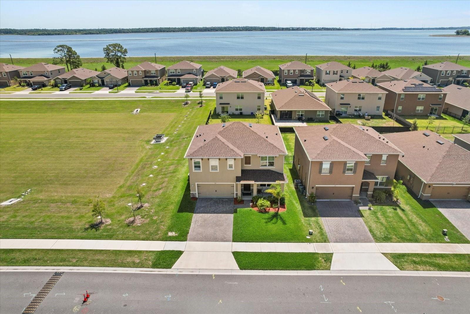 Image 33 of 50 For 850 Lazio Circle