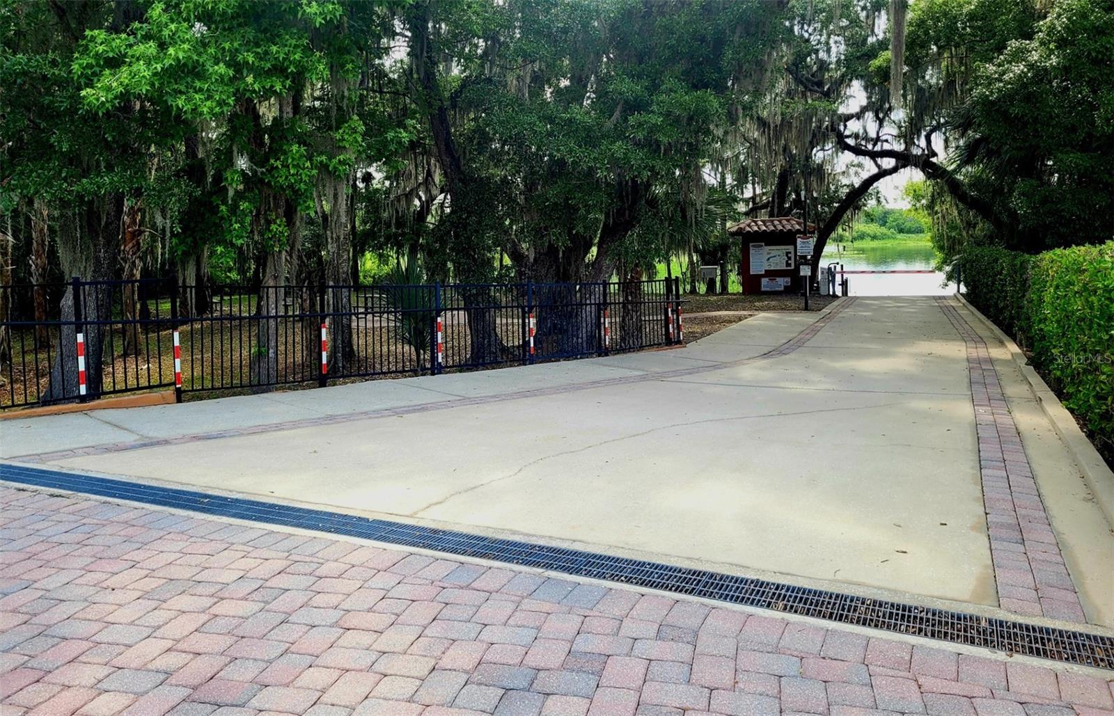 Image 41 of 50 For 850 Lazio Circle