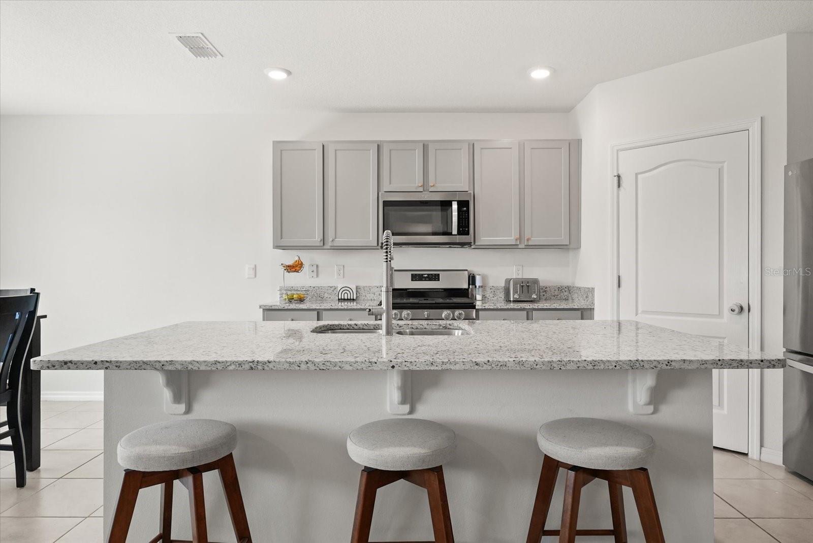 Image 9 of 50 For 850 Lazio Circle