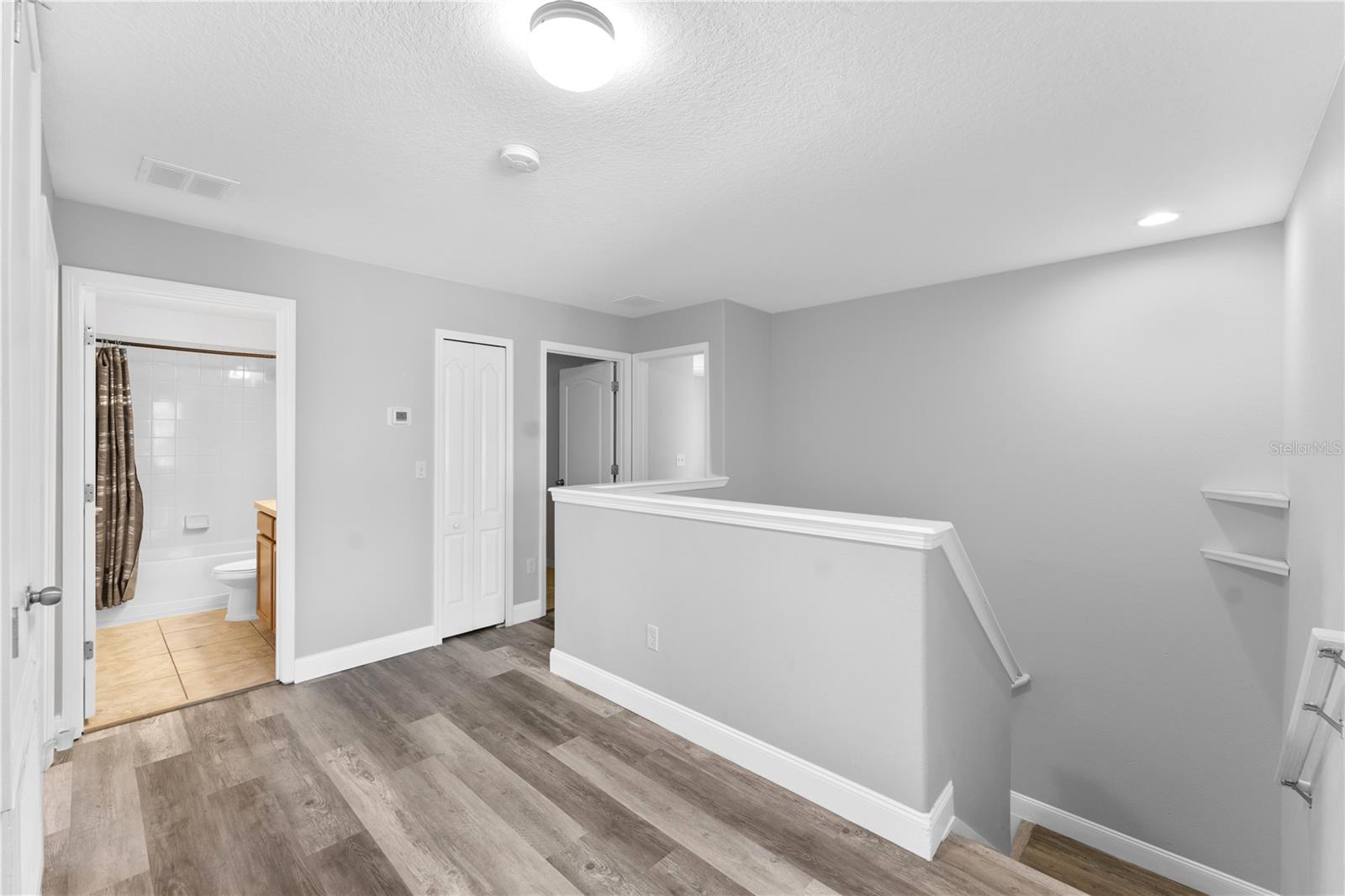 Image 4 of 42 For 1902 Hailsham Court