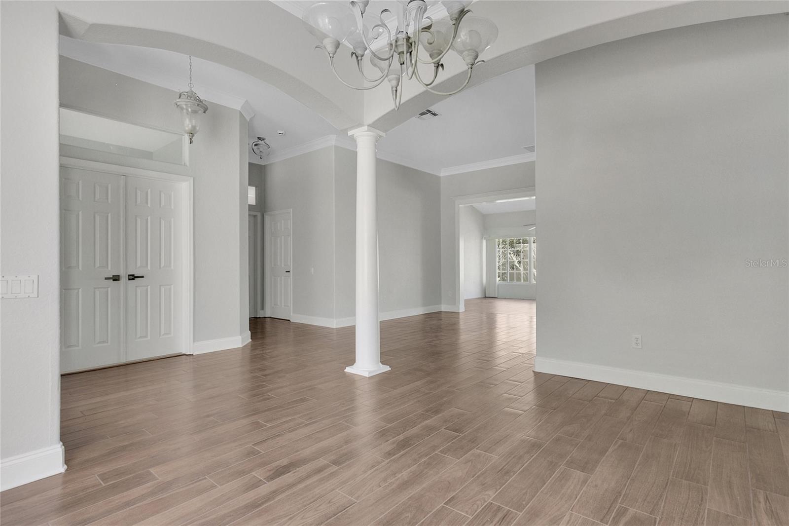 Image 5 of 34 For 7900 Saint Giles Place