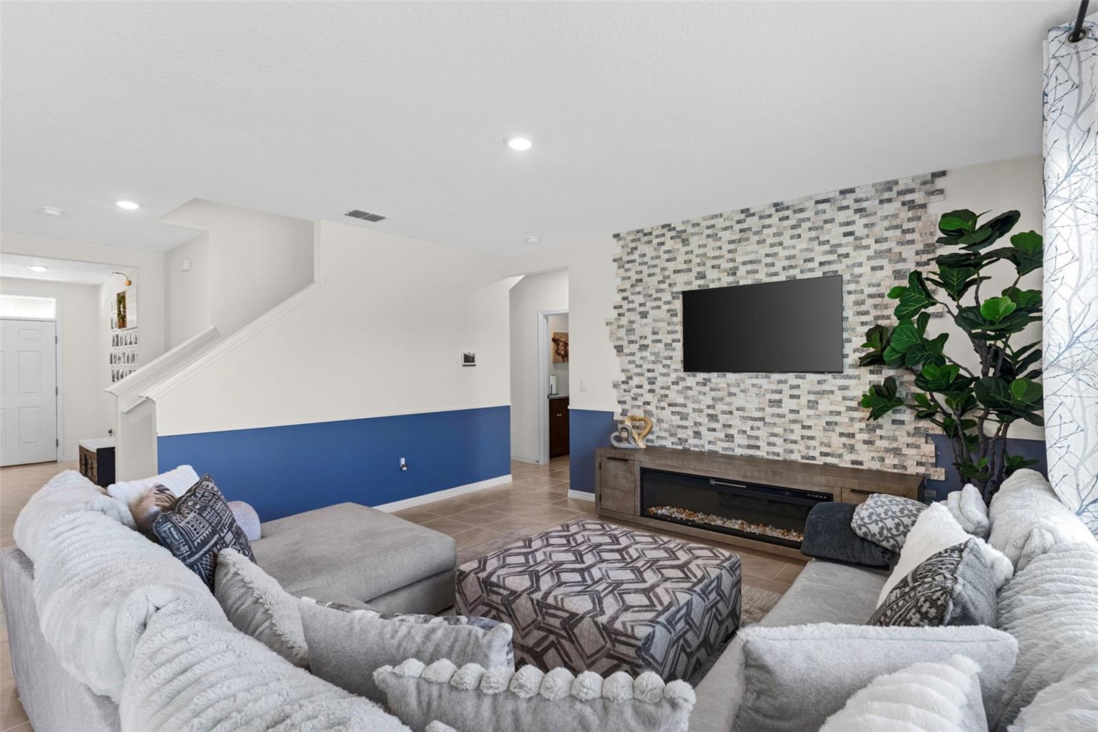 Image 10 of 40 For 616 Griffon Avenue