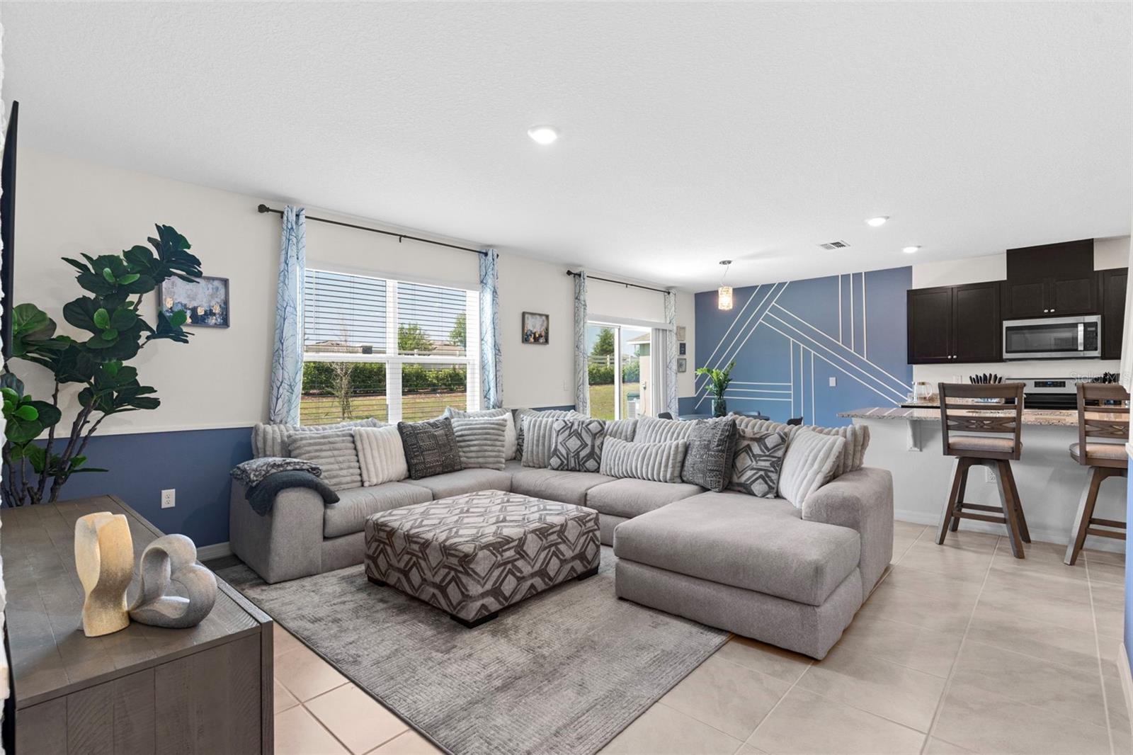 Image 12 of 40 For 616 Griffon Avenue