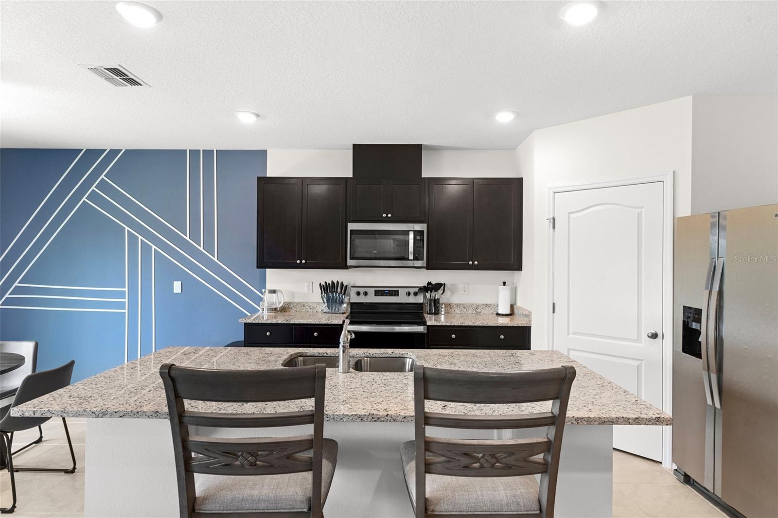 Image 17 of 40 For 616 Griffon Avenue