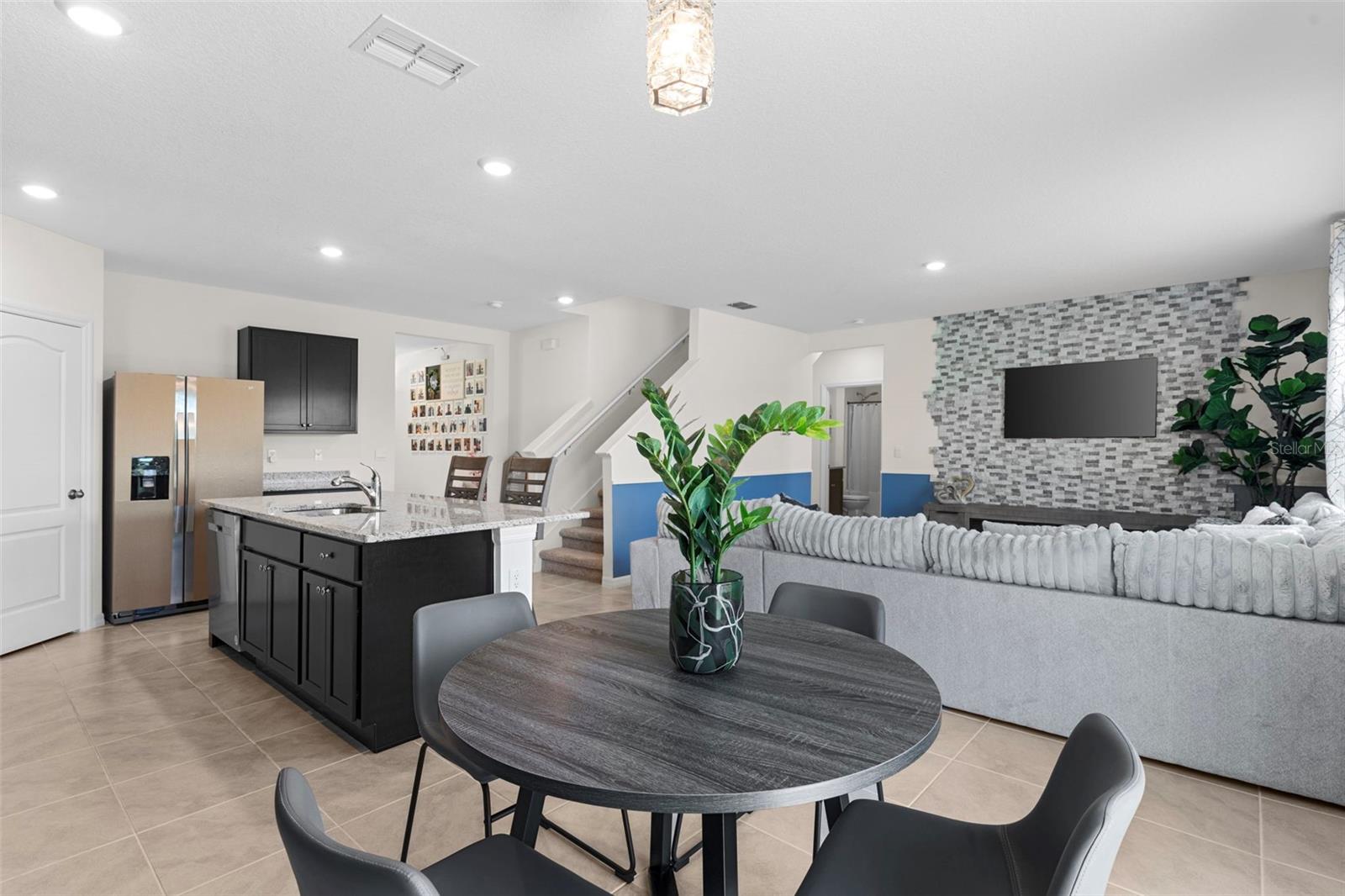 Image 18 of 40 For 616 Griffon Avenue