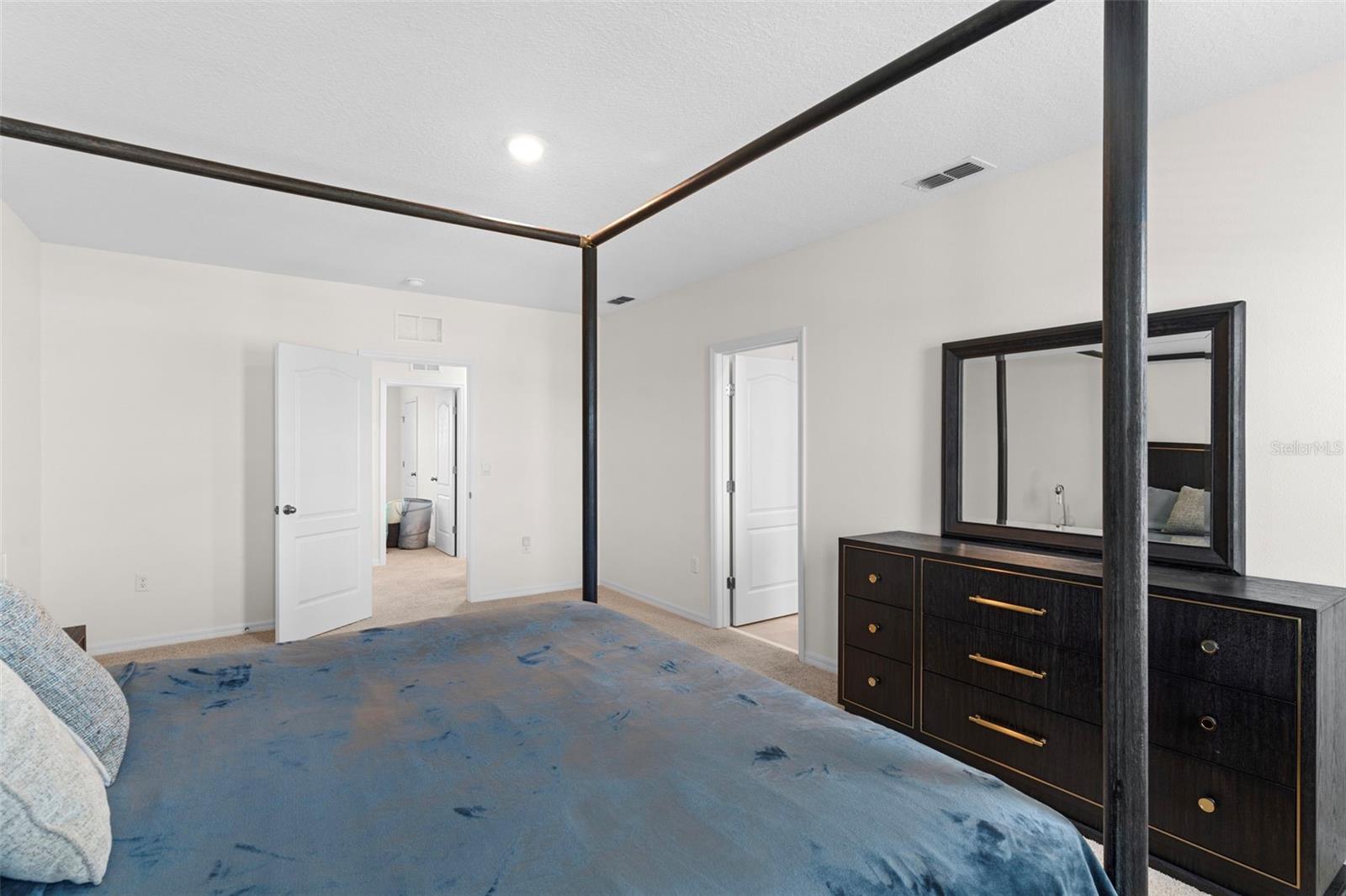 Image 22 of 40 For 616 Griffon Avenue
