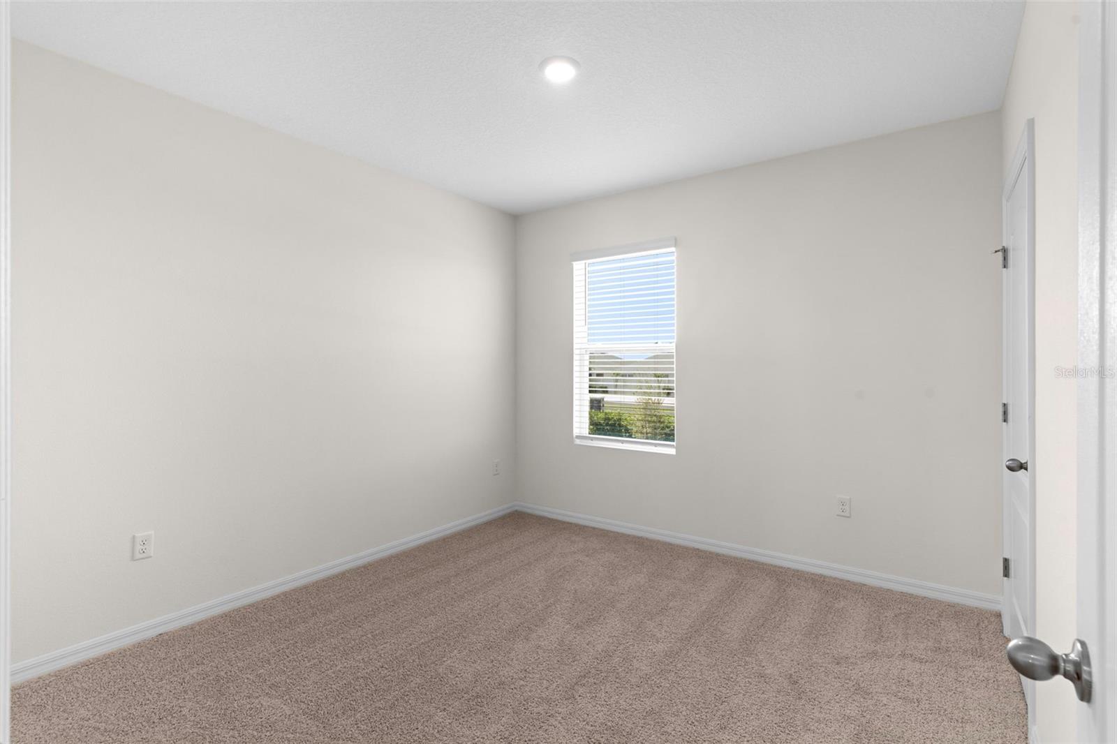 Image 30 of 40 For 616 Griffon Avenue
