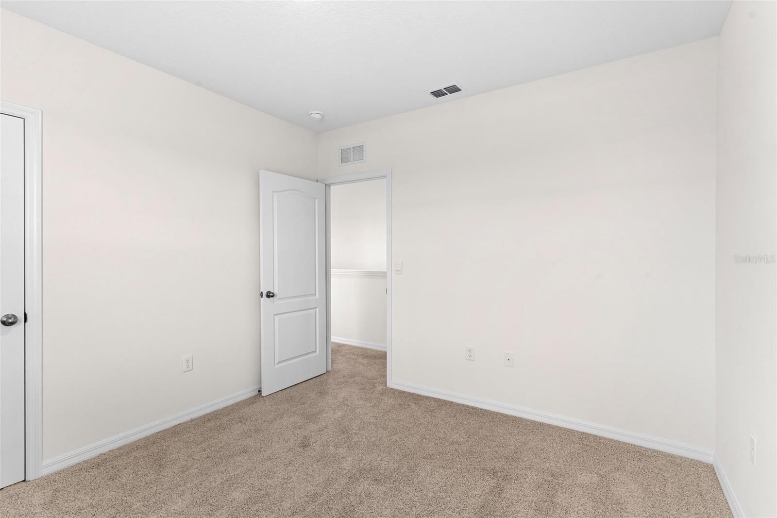 Image 31 of 40 For 616 Griffon Avenue