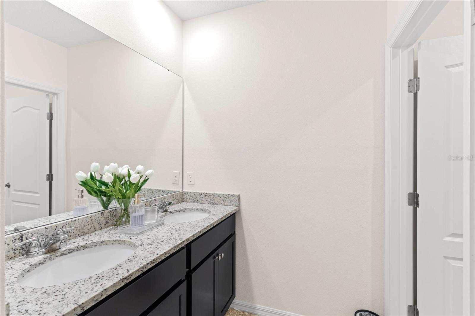 Image 34 of 40 For 616 Griffon Avenue