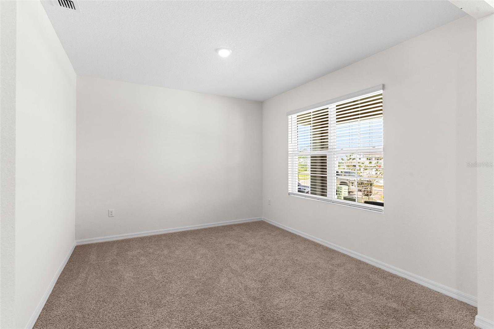 Image 8 of 40 For 616 Griffon Avenue