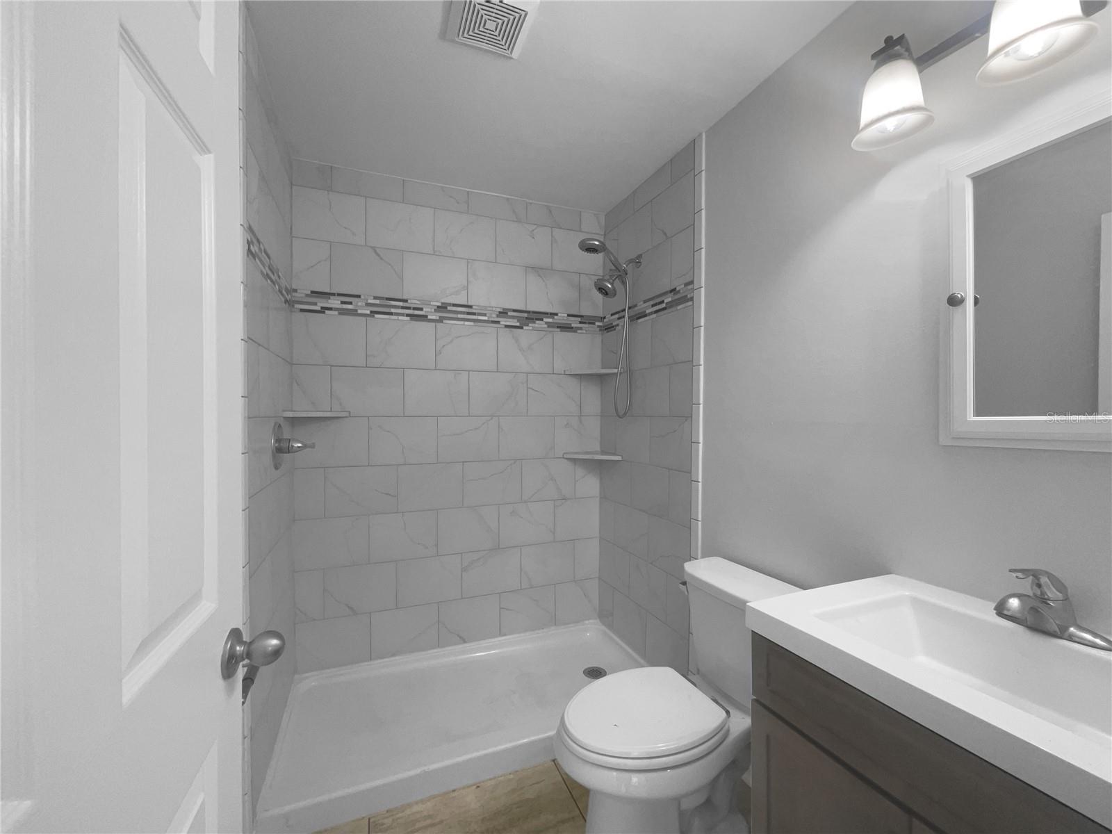 Image 7 of 20 For 520 Sumner Avenue
