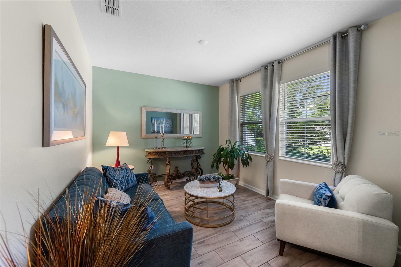 Image 4 of 65 For 816 Carmillion Court