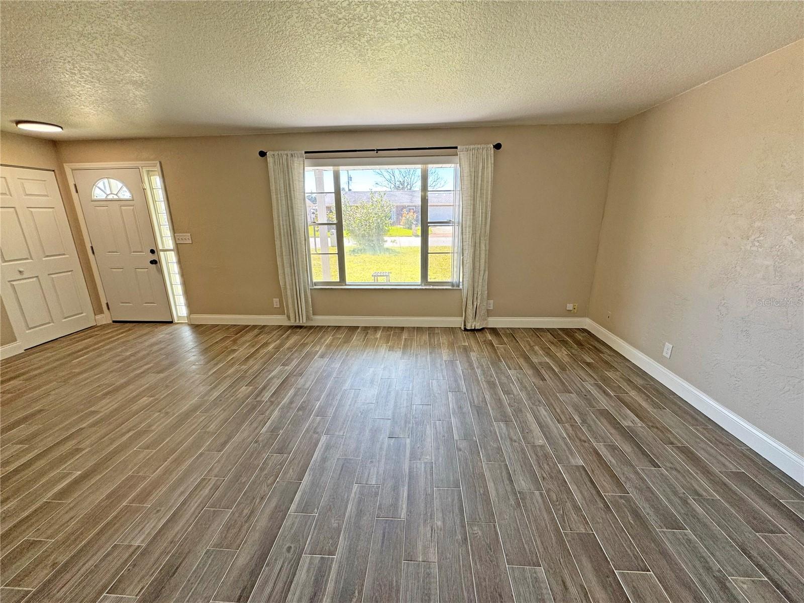 Image 5 of 21 For 1421 Suwanee Road