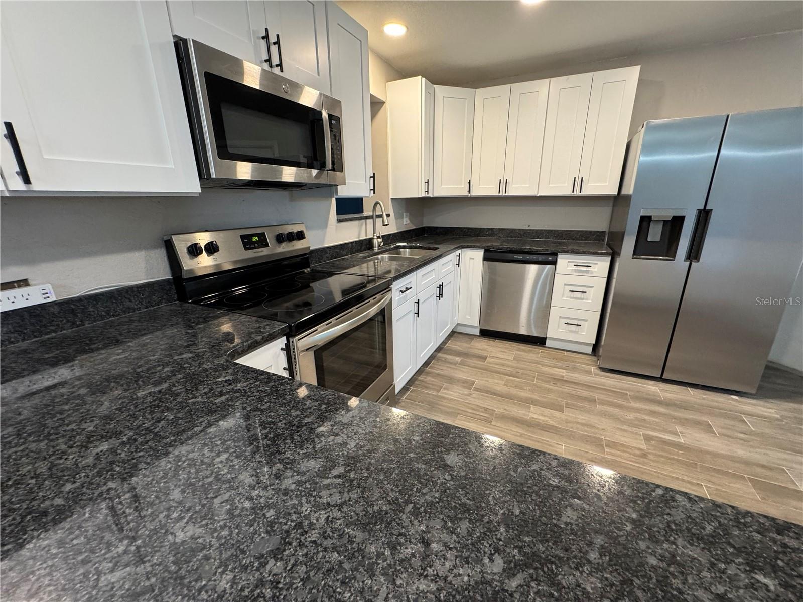 Image 9 of 21 For 1421 Suwanee Road