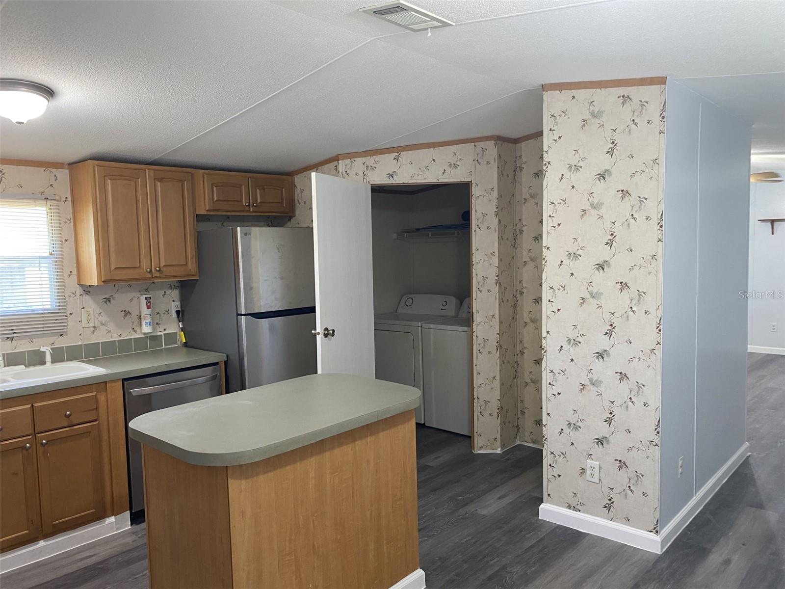 Image 11 of 23 For 1604 Vintage Street