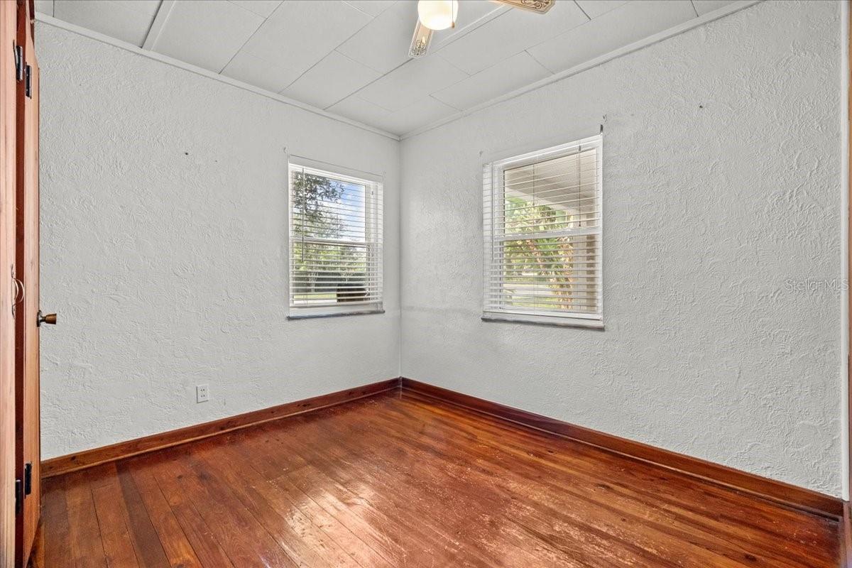 Image 18 of 40 For 11 Plumosa Avenue