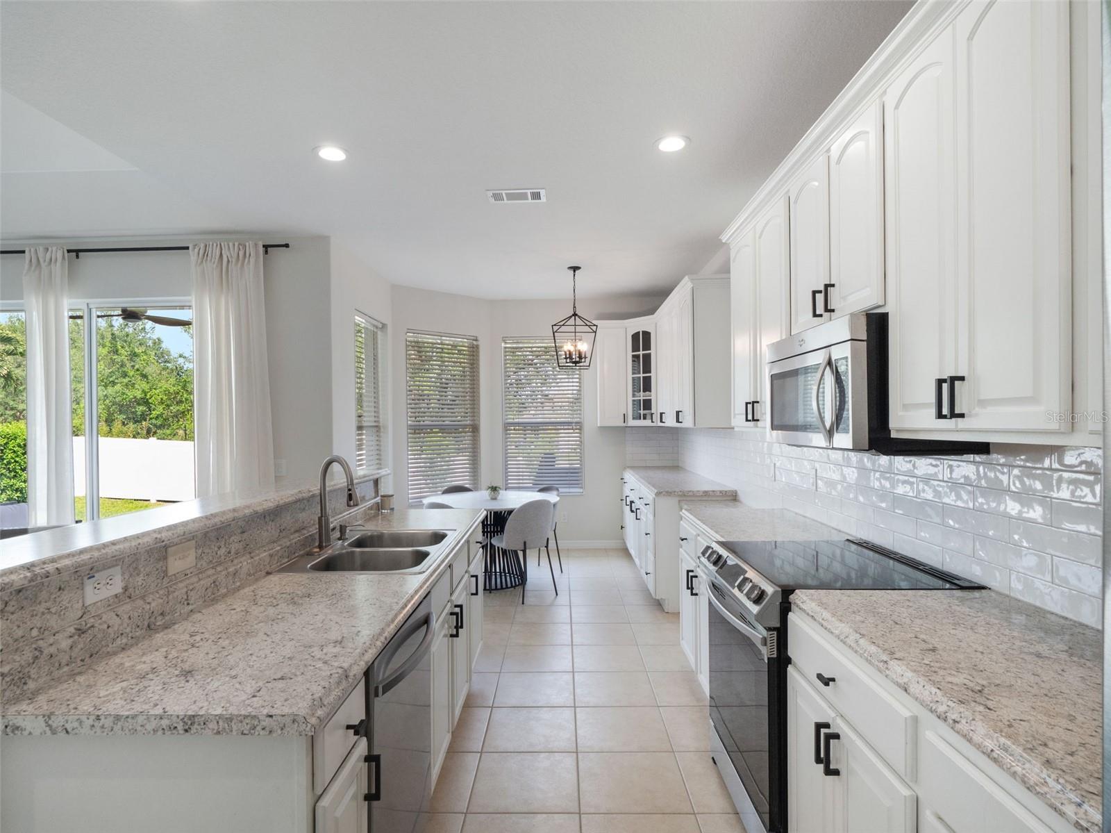 Image 17 of 50 For 13156 Hatherton Circle