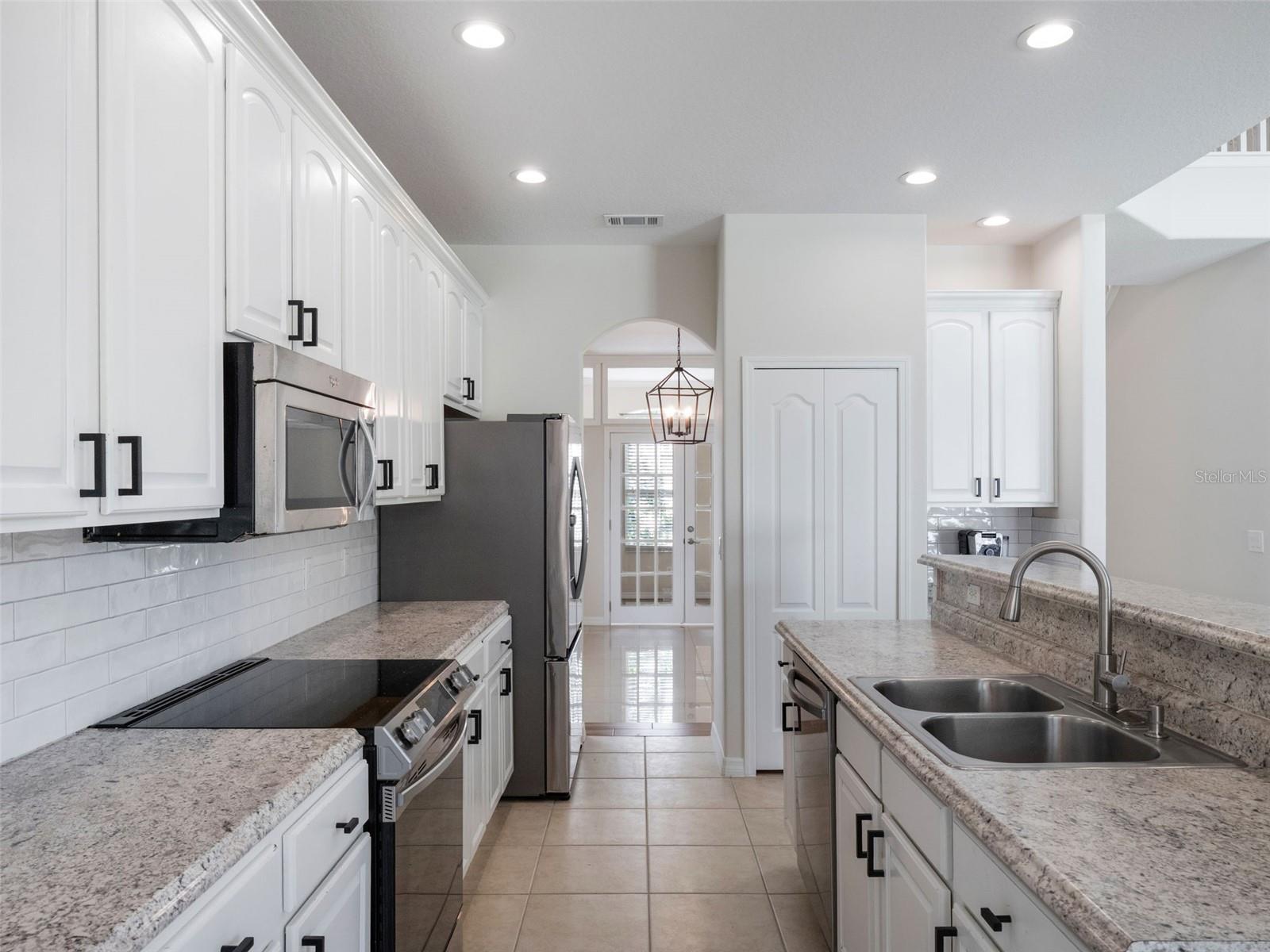 Image 18 of 50 For 13156 Hatherton Circle