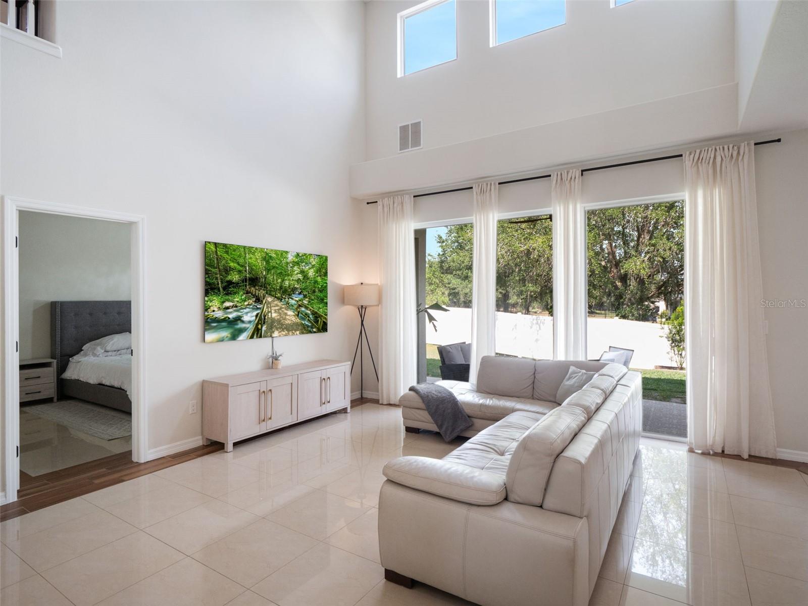 Image 6 of 50 For 13156 Hatherton Circle
