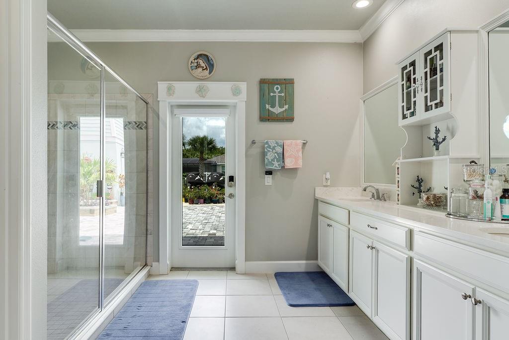 Image 21 of 57 For 5250 Riveredge Drive