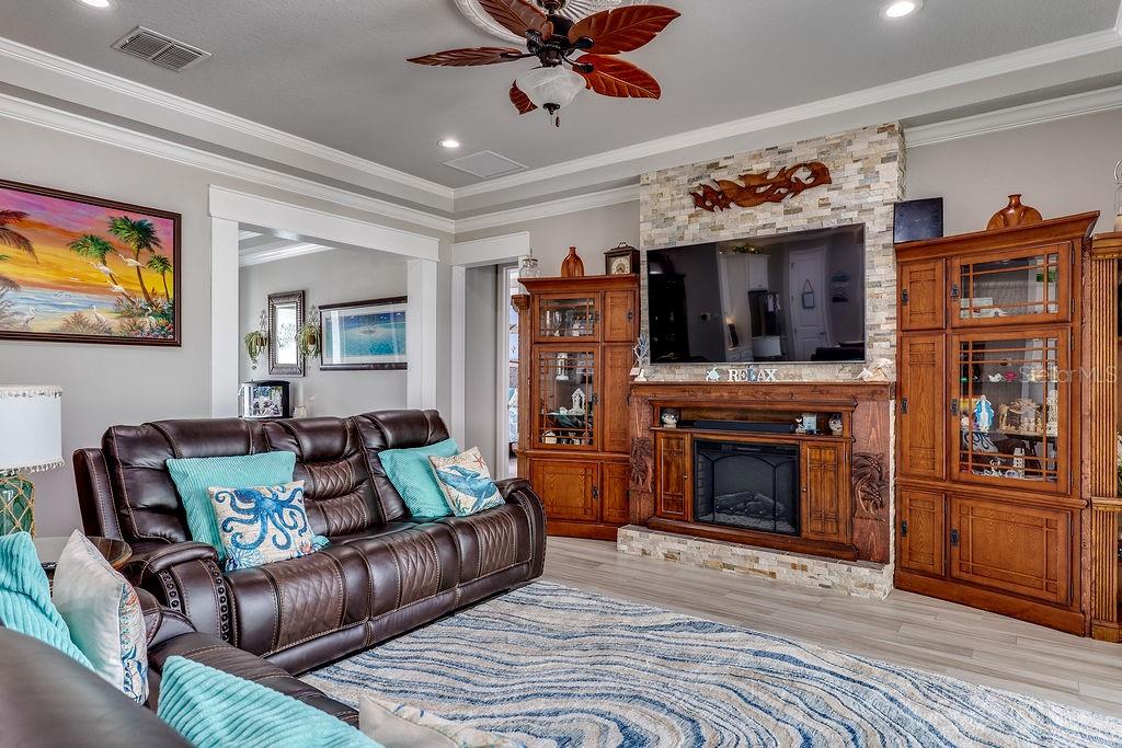 Image 6 of 57 For 5250 Riveredge Drive