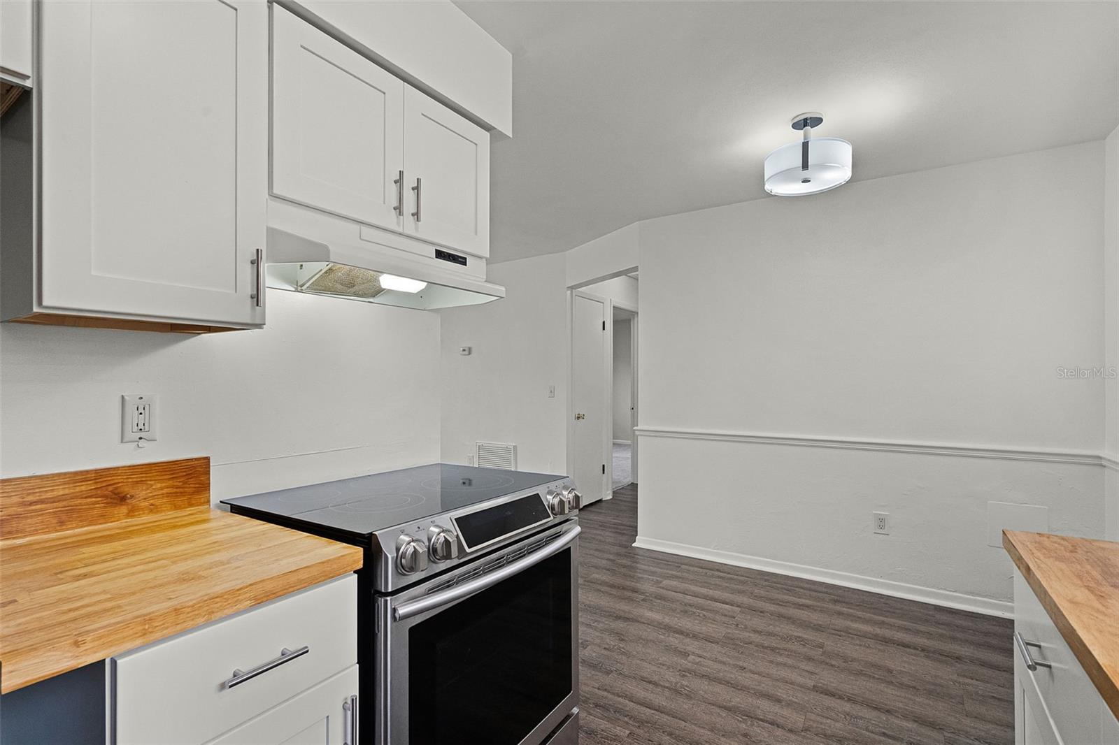 Image 10 of 44 For 2515 Amherst Avenue