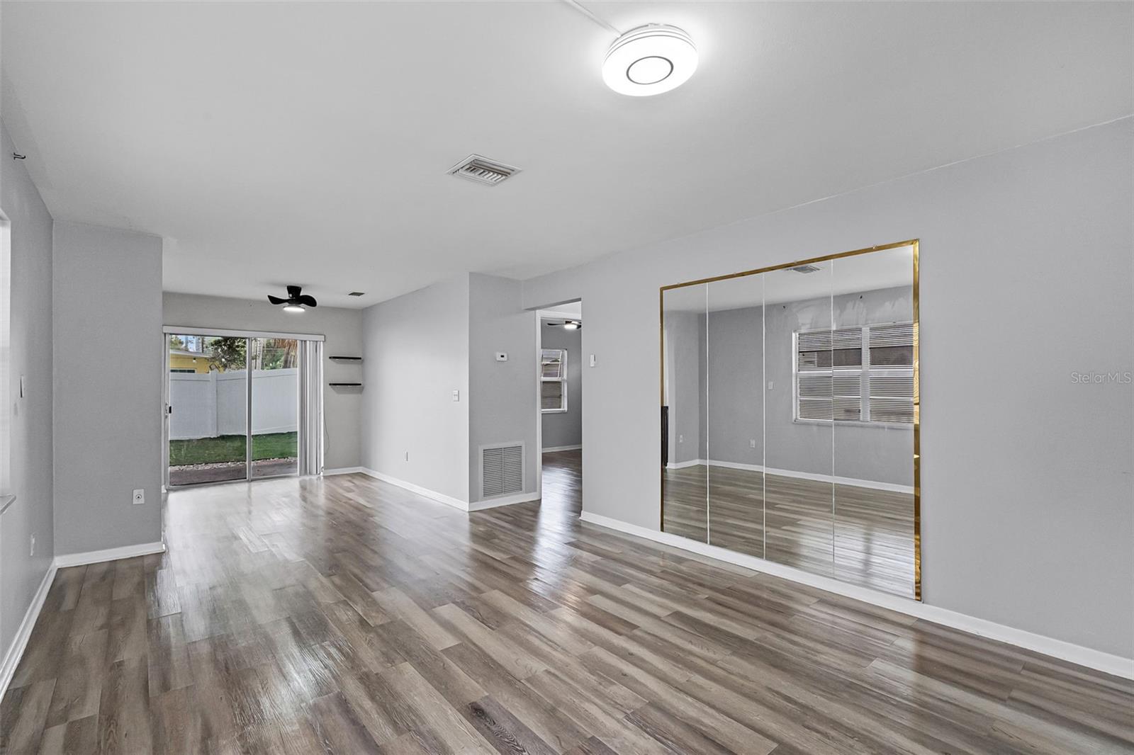 Image 17 of 44 For 2515 Amherst Avenue