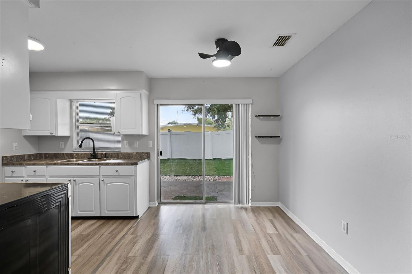 Image 19 of 44 For 2515 Amherst Avenue